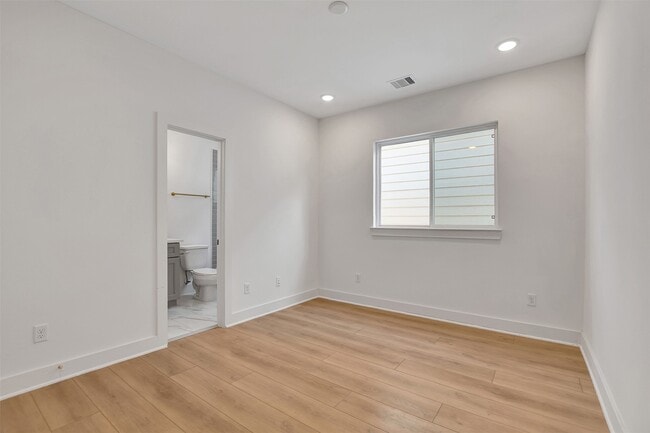 Building Photo - 3626 Amos St