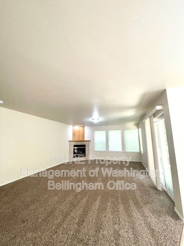 Building Photo - 901 Orchid Pl