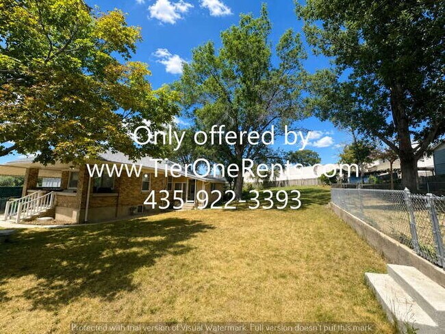 Building Photo - This property offers a NO DEPOSIT option available for qualified renters!