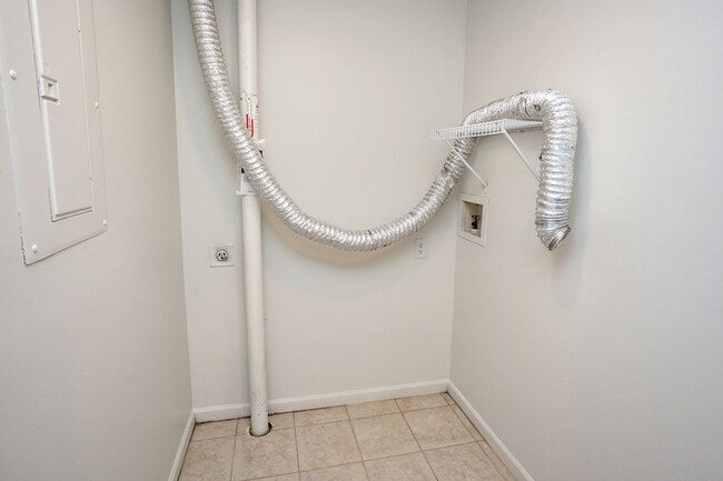 Building Photo - 3 Bedroom, Single-story Townhomes for rent...