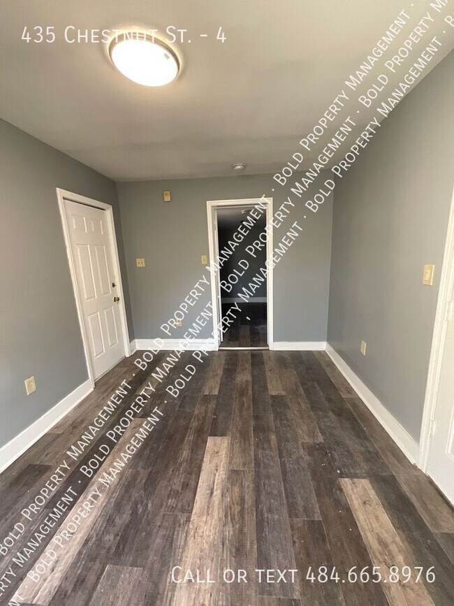 Building Photo - 435 Chestnut St