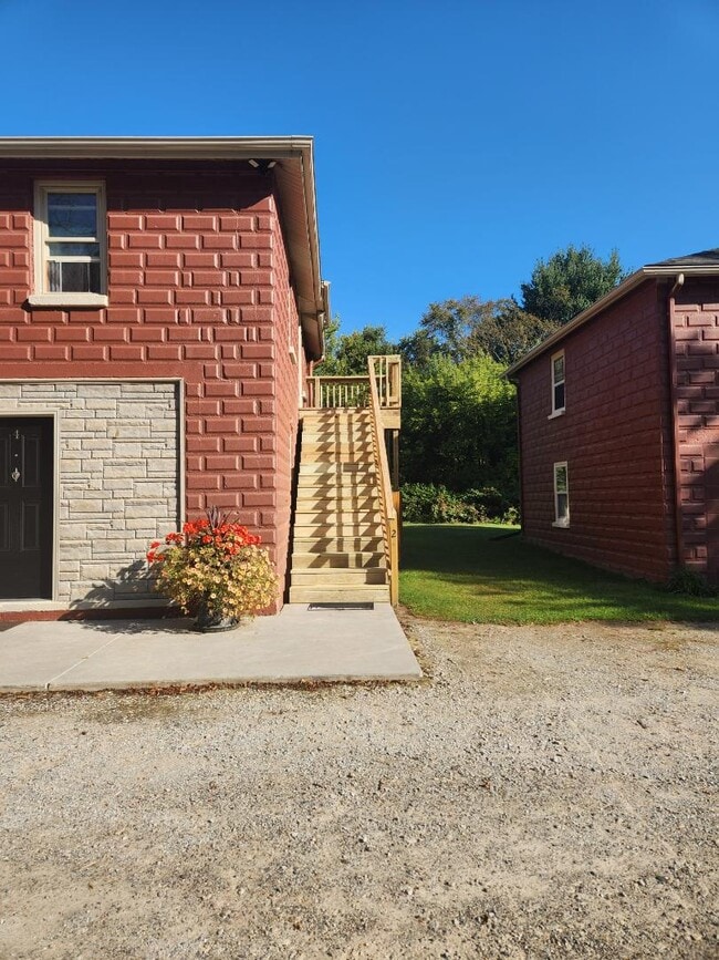 Building Photo - 2840 Goodells Rd