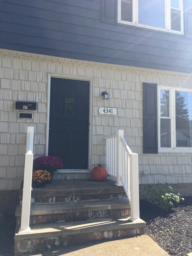 Building Photo - 4341 W 215th St