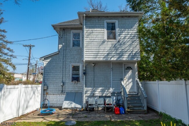 Building Photo - 38 Claremont Ave