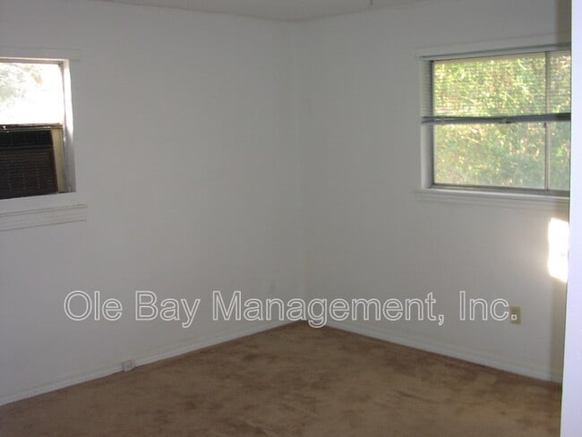 Building Photo - 5429 S Norden Dr