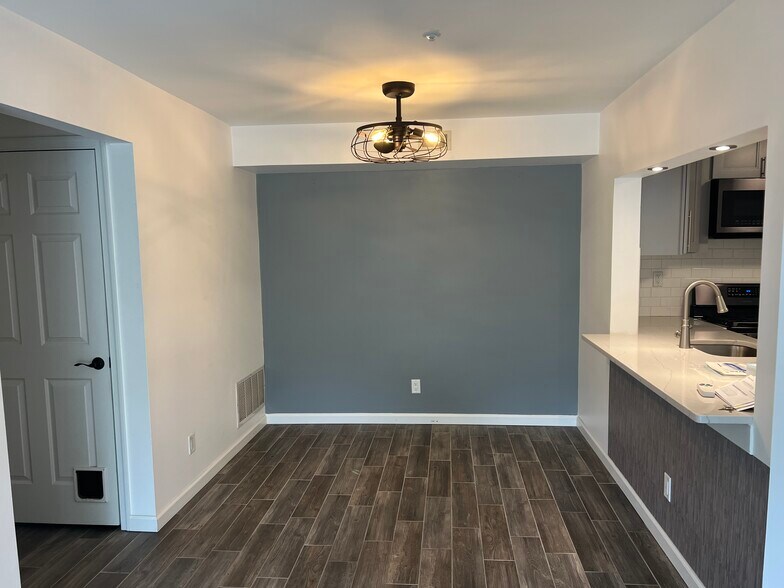 Building Photo - 4307 Aberdeen Ln