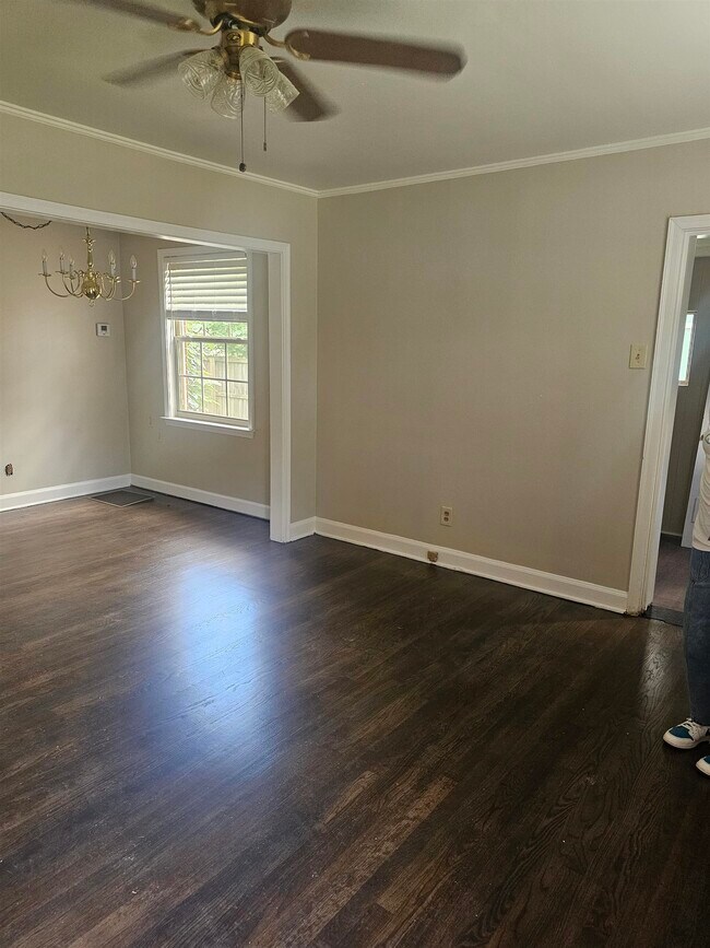 Building Photo - 3477 Kimball Ave