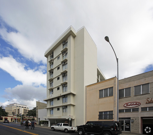 Building Photo - The Banyan Ala Moana