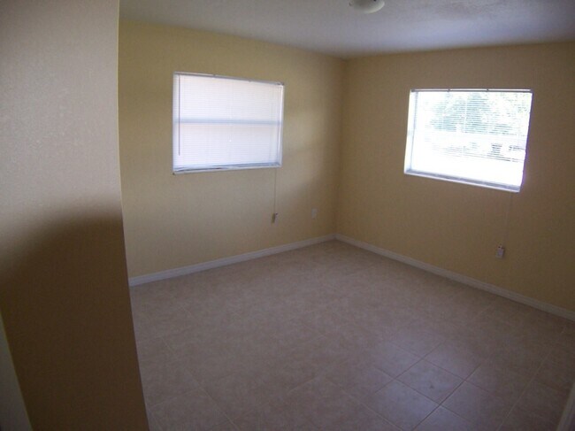 Building Photo - Three-Bedroom Home Near the Chain of Lakes