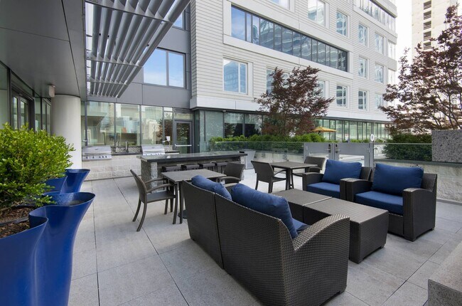 Building Photo - 125 Seaport Blvd