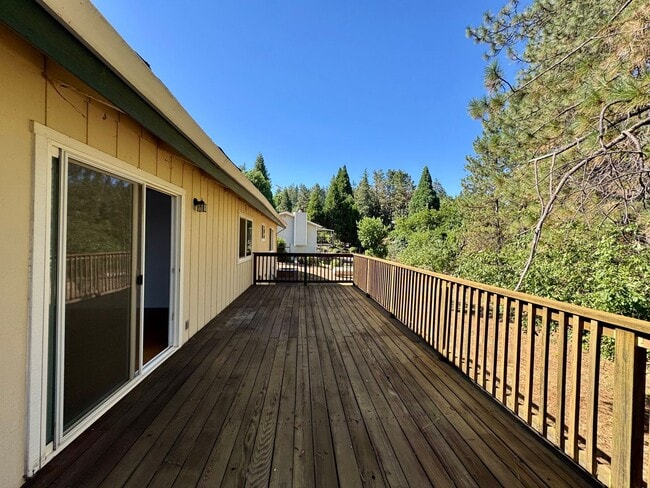 Building Photo - 11447 Lower Cir Dr