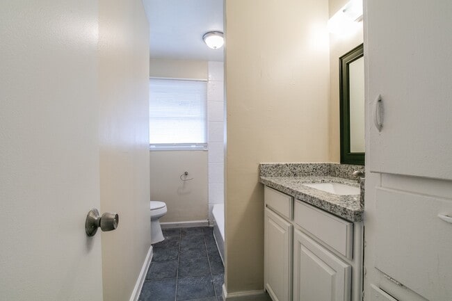 Building Photo - 5755 Oakham St