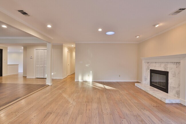 Building Photo - Bright 4BR Los Altos Retreat with Central A/C, Attached Garage & In-Unit Laundry