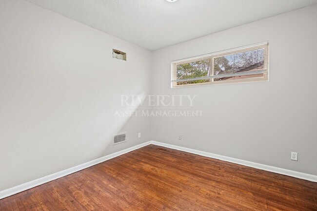 Building Photo - 1694 Claire Dr