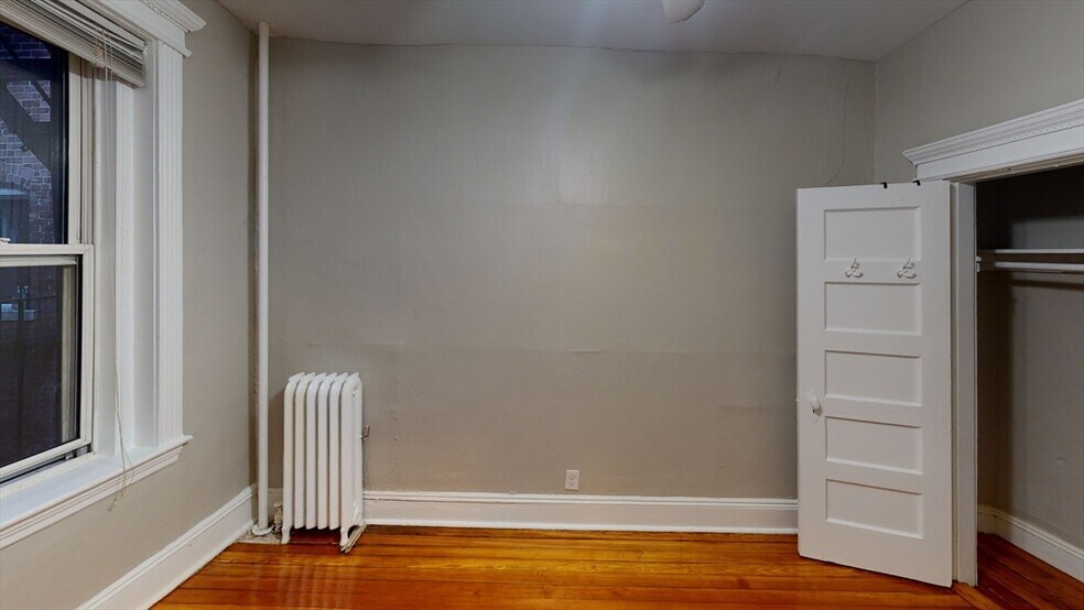 Building Photo - 65 Burbank St