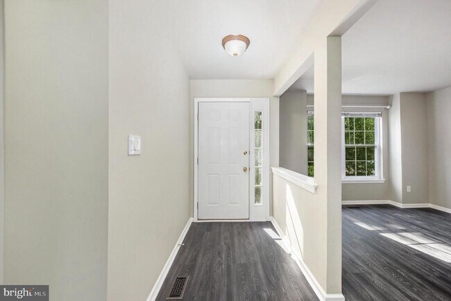 Building Photo - 131 Gleneagles Dr