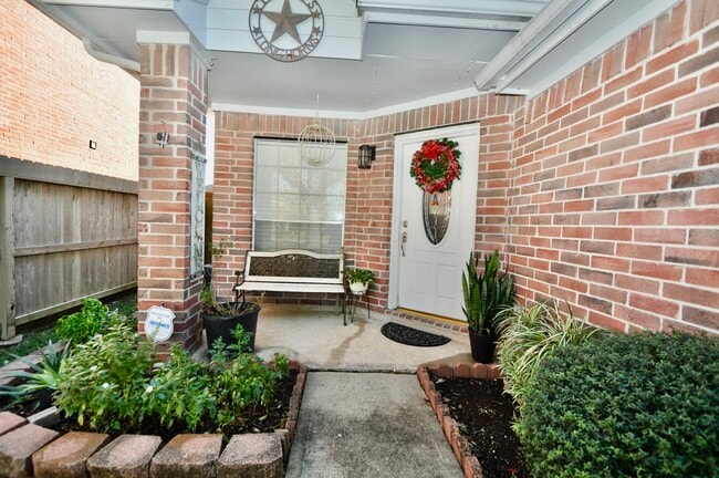 Building Photo - 3239 Beran Dr