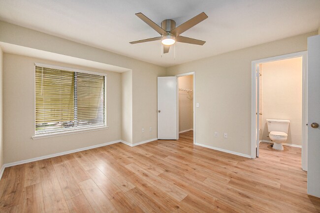 Building Photo - 1481 Center St Ext