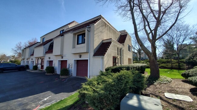 Building Photo - 14 Cerone Ct