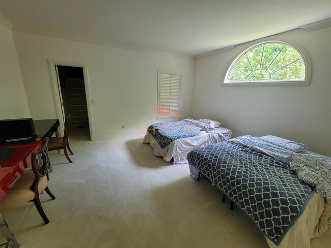 Building Photo - STUNNING LUXURY HOME - EVERYTHING YOU NEED - SHORT-TERM AND FURNISHED OPTIONS AVAILABLE