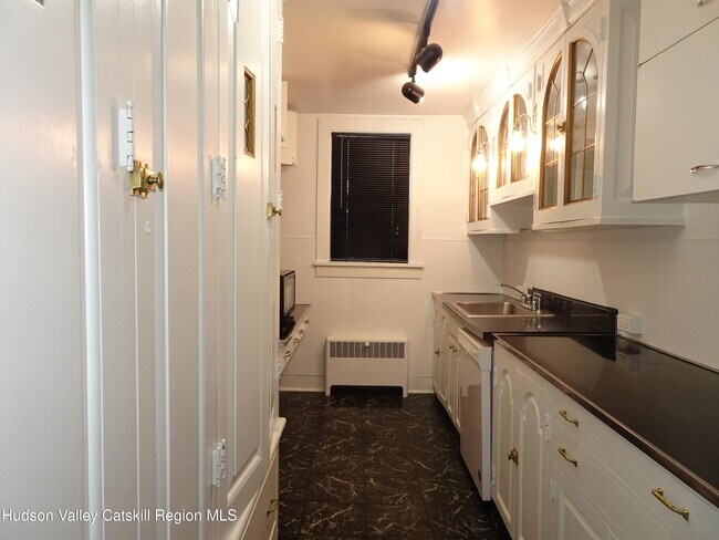 Building Photo - 549 NY-23B