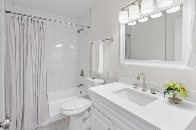 Building Photo - 14085 85th Pl N