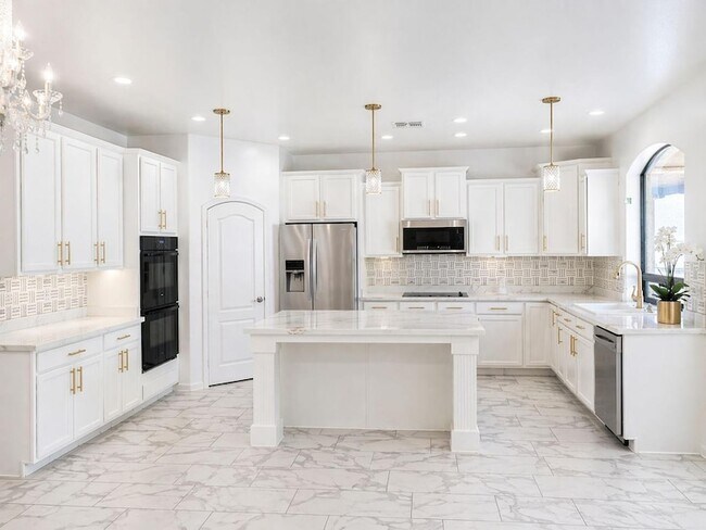 Building Photo - 8611 S 45th Glen