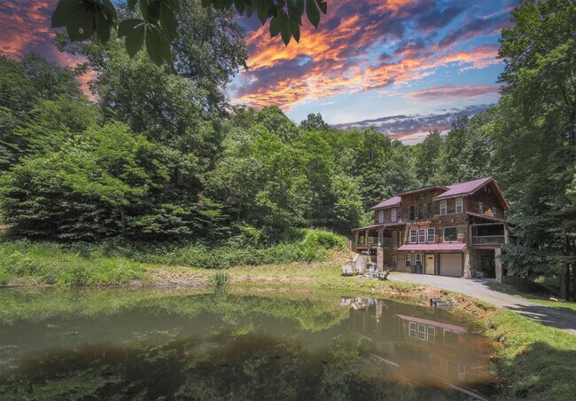 Building Photo - 195 Black Bear Dr