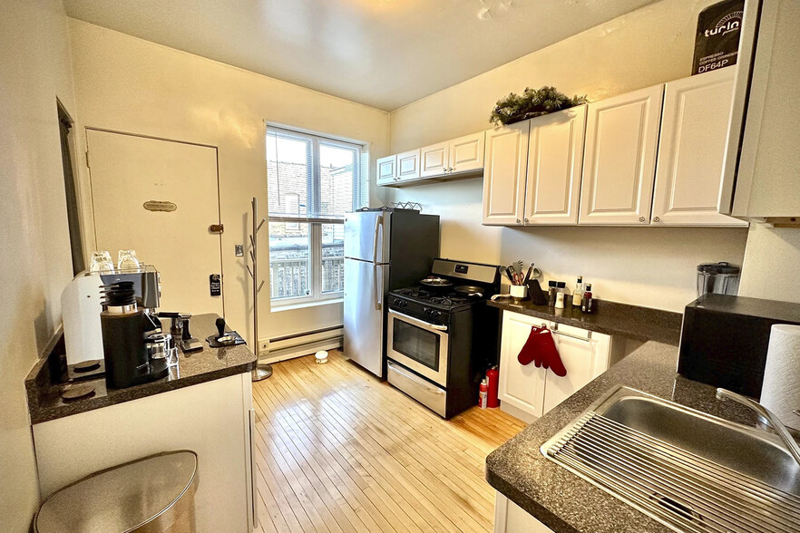 Primary Photo - 2909 N Mildred Ave