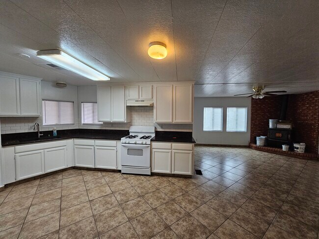 Building Photo - 2401 W Olive Ave