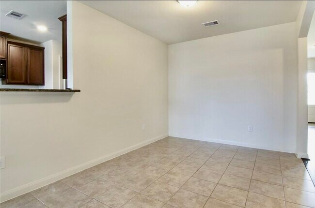 Building Photo - 22622 Cloverland Field Dr