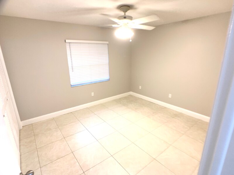 Building Photo - 3215 W Swann Ave