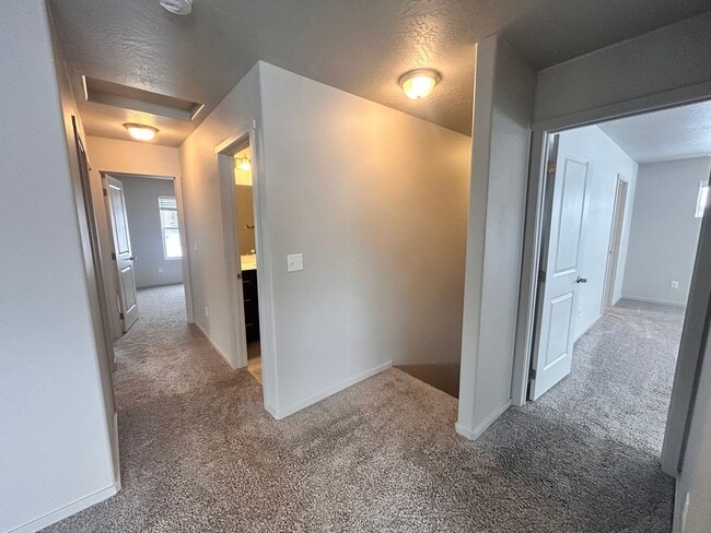 Building Photo - Stunning 3 Bed, 2.5 Bath Home in Spokane Valley!