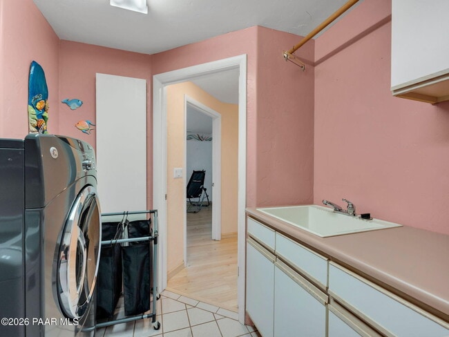 Building Photo - 3160 Rainbow Ridge Dr