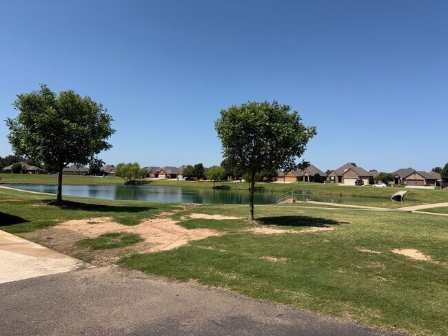 Building Photo - 3 bed plus office, Neighborhood amenities include a neighborhood pond, Pool and playground!