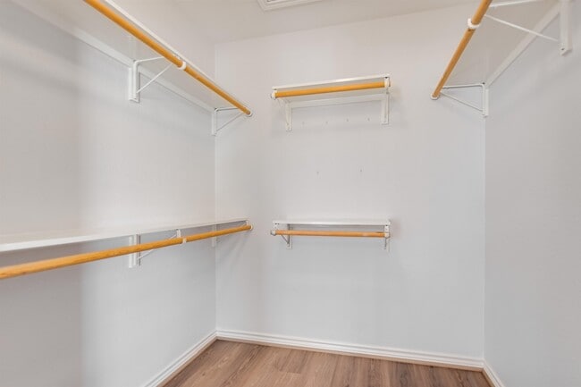 Building Photo - 307 Out Yonder