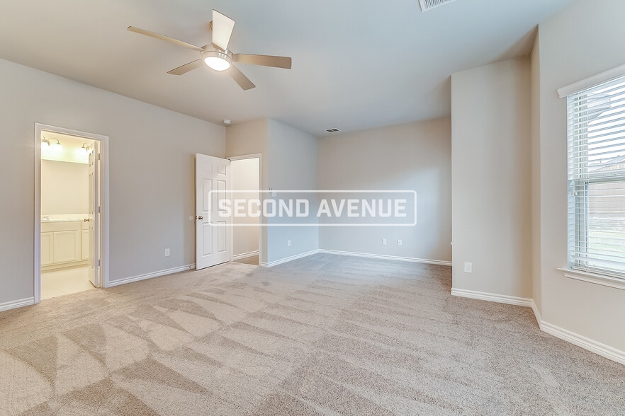 Building Photo - 2109 Lorrie Ln