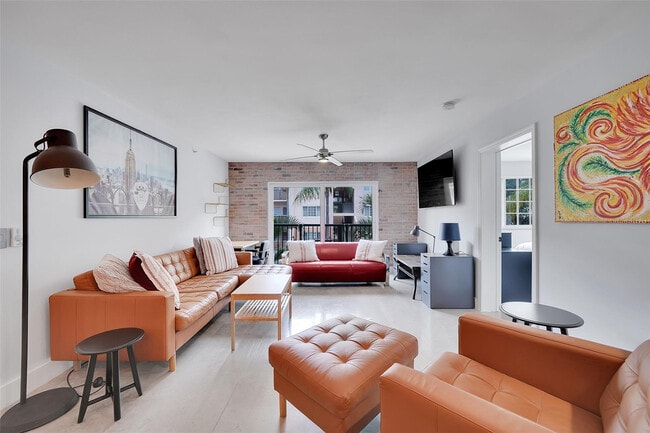 Building Photo - 2021 SE 10th Ave