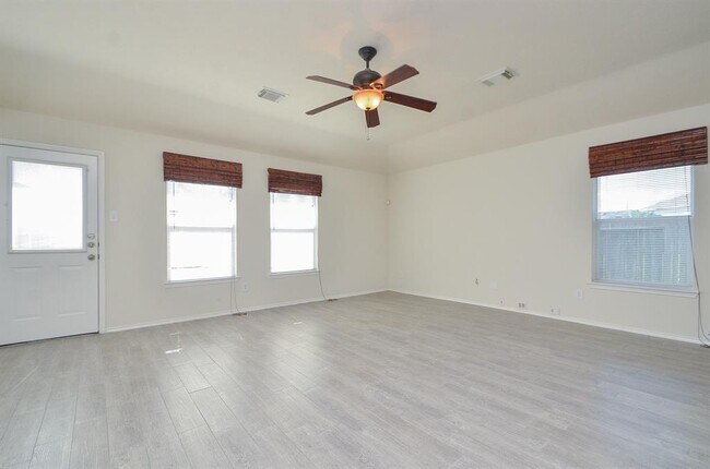 Building Photo - 18135 Sorrell Oaks Cir