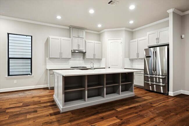 Building Photo - 4014 Woodhead St