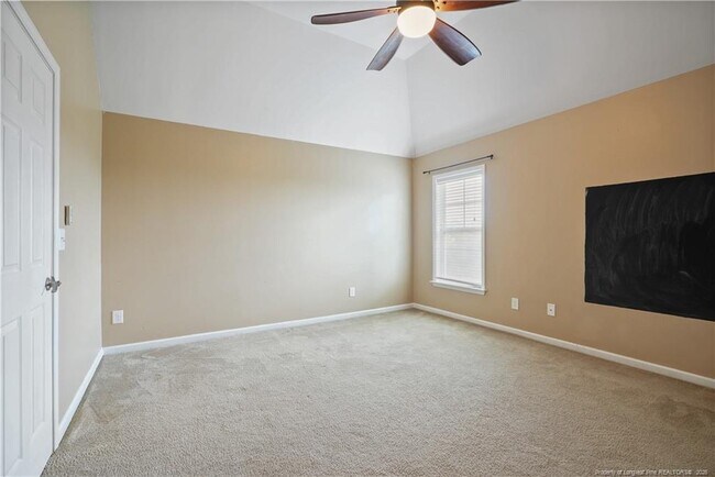 Building Photo - 415 Highgrove Dr