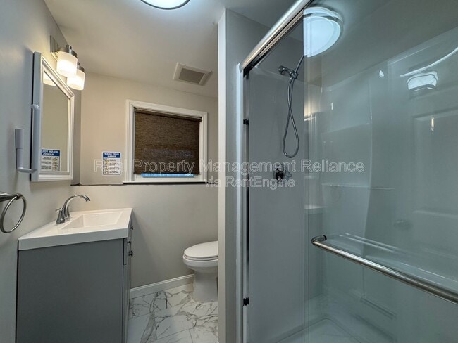 Building Photo - 30 Gables Cir