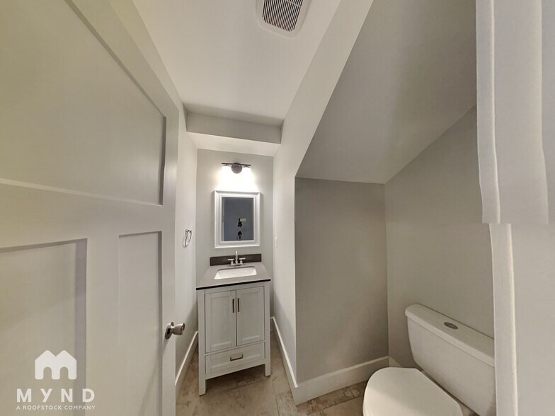 Building Photo - 511 Odell St