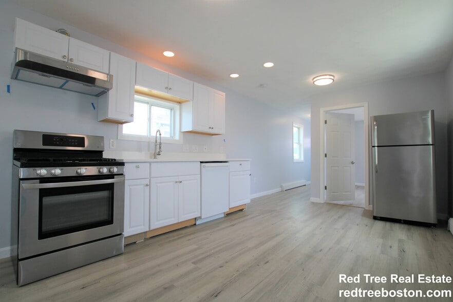 Primary Photo - 52 Shawmut St