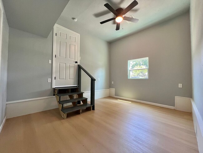 Building Photo - ? Cozy 3 Bedroom Home with Large Yard Sout...