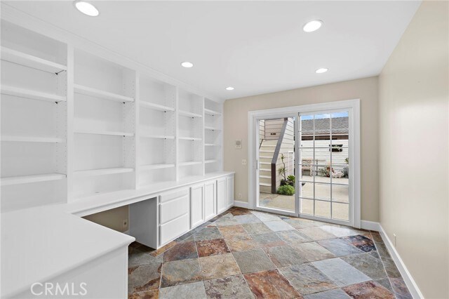 Building Photo - 4022 Calle Marlena