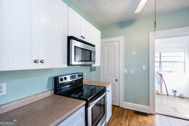 Building Photo - 1786 Center Ave