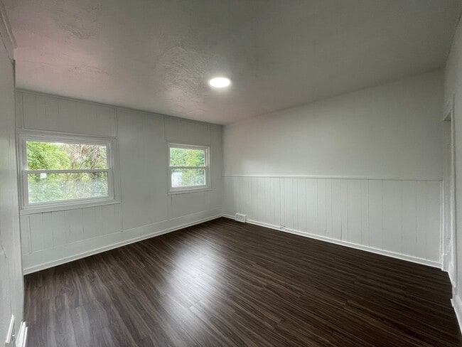 Building Photo - 2800 Berg St