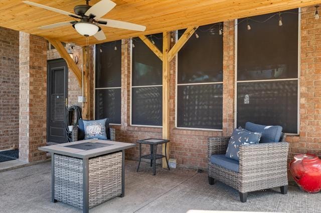 Building Photo - 931 W Cedar St