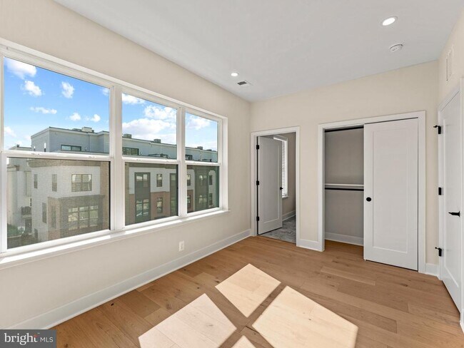 Building Photo - 2015 Tysons Ridgeline Rd